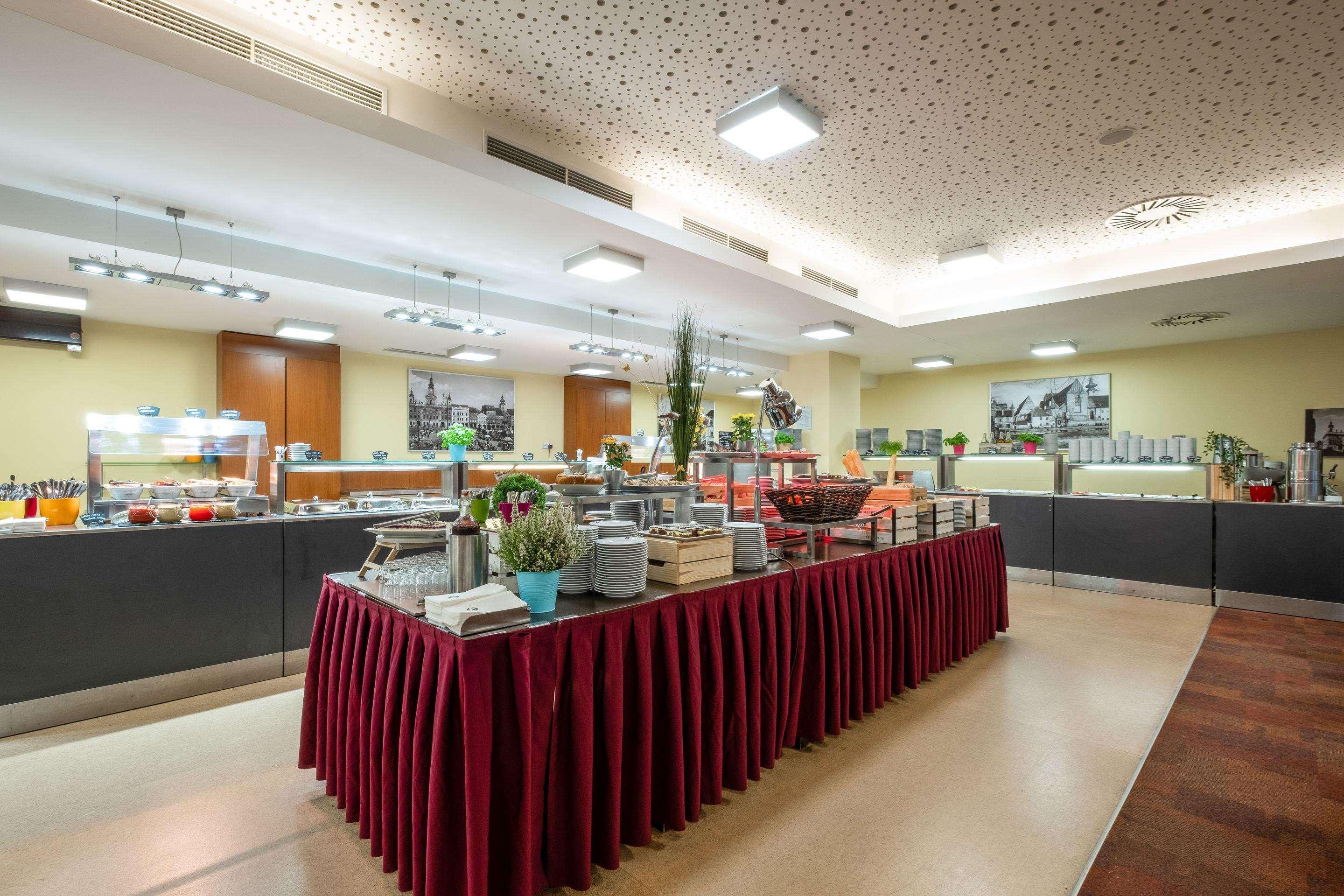 Clarion Congress Hotel Чешка Будьовица Екстериор снимка