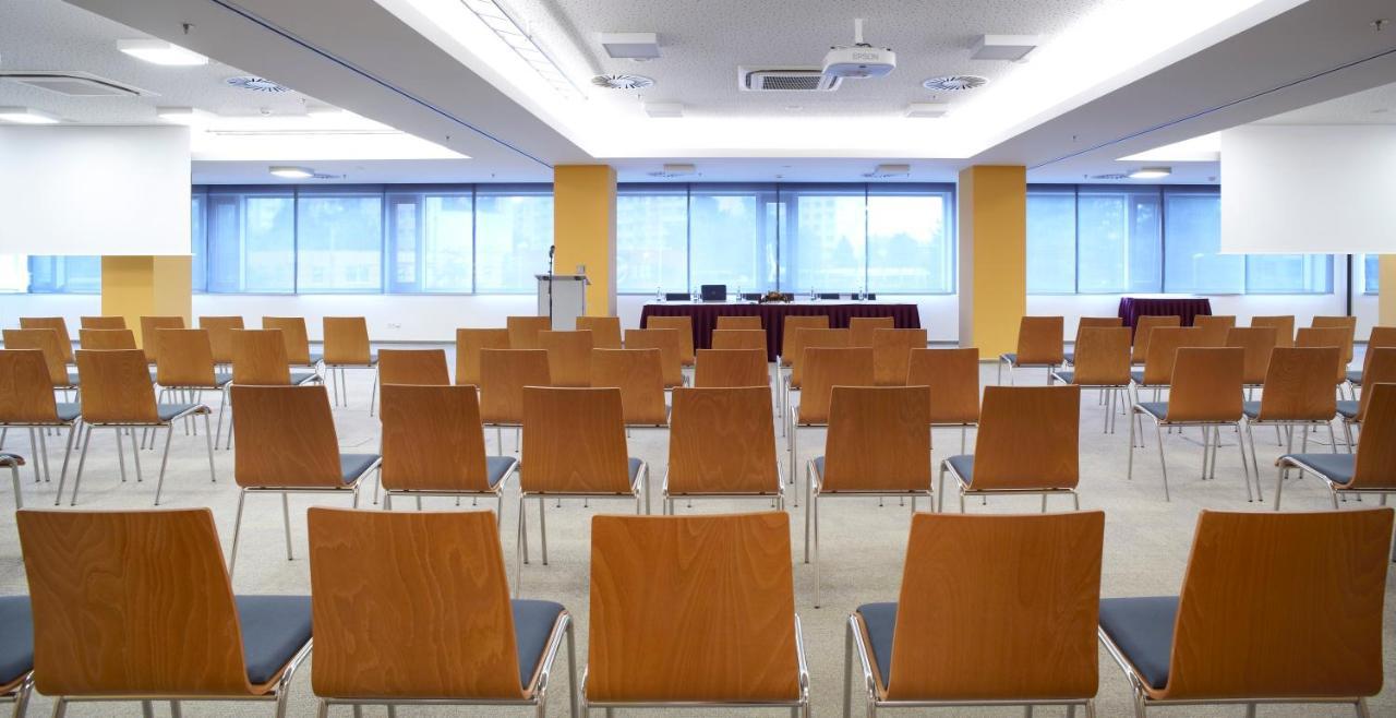 Clarion Congress Hotel Чешка Будьовица Екстериор снимка